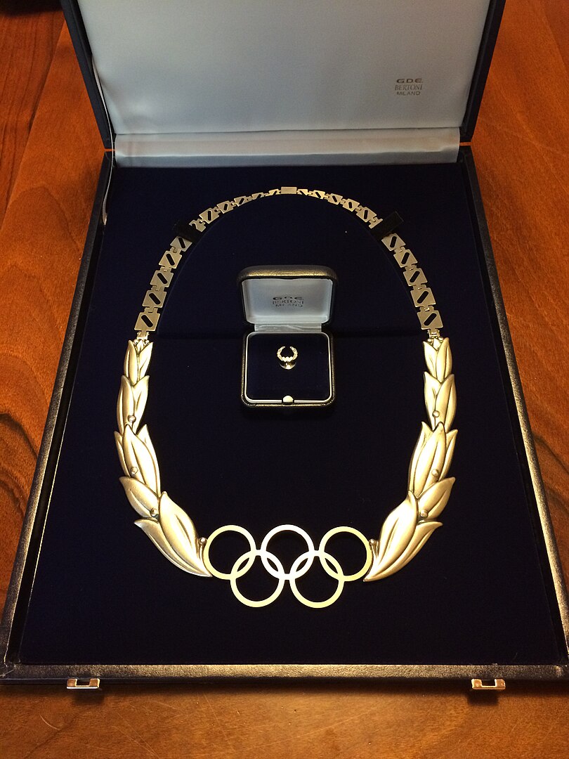 Olympic Order and its miniature badge