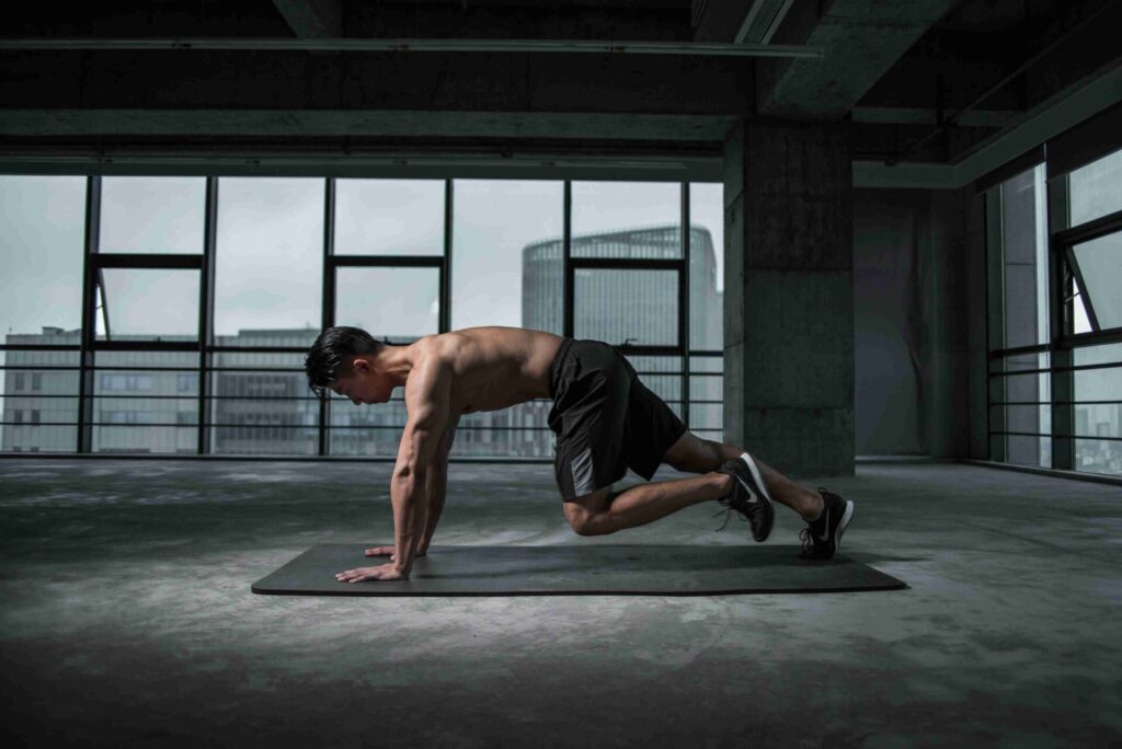 Man doing mountain climbers